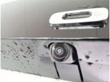 バックカメラが付いているので後方確認が非常にしやすいです。今や運転初心者も熟練者も必須装備!ついていて損はないですね♪