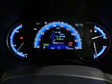 とっても見やすいメーターです。夜間時はラグジュアリーな気分にさせてくれる照明が魅力ですので、夜のドライブも楽しみになりますよ♪