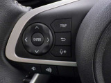 ステアリングスイッチ装備!運転しながら手元でオーディオの操作などができます。