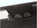 ステレオカメラとソナーセンサーが歩行者や先行車、障害物などのさまざまな情報を的確に捉え、運転者に注意を促したり、緊急ブレーキを作動。多彩な安全機能があなたのドライブをアシストするスマートアシスト付です
