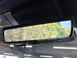 【デジタルインナーミラー】後席の大きな荷物や同乗者で後方が確認しづらい時でも安心!カメラが撮影した車両後方の映像をルームミラー内に表示。クリアな視界で状況の確認が可能です!