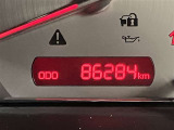 入荷時点での走行距離になります。車両の入れ替え等で若干走行距離が増えてしまう事がございます。ご理解の程お願い申し上げます。