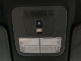 【SOSボタン】体調が悪くなったときや、事故に遭遇したとき、あおり運転にあっている時など、緊急時にボタンを押すと緊急サポートセンターにつながり、オペレーターが警察・救急への取次ぎを行います。