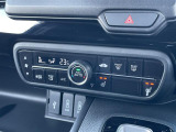 【 オートエアコン 】車内温度を感知して自動で温度調整をしてくれるのでいつでも快適な車内空間を創り上げます!//