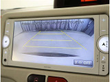 バックガイドモニターで、後方を確認しながら安心して駐車することができます。運転初心者も熟練者も必須の機能ですよ!
