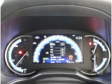 とっても見やすいメーターです。夜間時はラグジュアリーな気分にさせてくれる照明が魅力ですので、夜のドライブも楽しみになりますよ♪