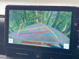 【バックカメラ】駐車時に後方がリアルタイム映像で確認できます。大型商業施設や立体駐車場での駐車時や、夜間のバック時に大活躍!運転スキルに関わらず、今や必須となった装備のひとつです!