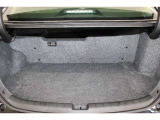 フル乗車でもしっかり荷物を収納できるトランクスペースです。普段の買い物でしっかりと積める十分な荷室スペースを確保しています。