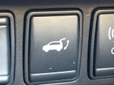 【パワーバックドア】スマートキーや運転席のボタンを押すだけでリアゲートが自動で開閉します!荷物を持っている時や、高い位置にあるバックドアを閉める際に便利な機能です♪