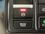 指先の操作でパーキングブレーキの「作動と解除」が行うことができる装備。ブレーキペダルから足を離しても停止し続けてくれるオートブレーキホールド機能。信号待ちなどの際には便利。ECO運転で低燃費走行♪