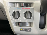 寒い冬も暑い夏も全席に快適な空調を届けてくれる、ダイヤル式エアコンを装備♪