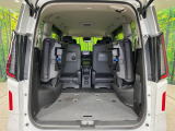 普段のお買い物や通勤、送迎等に十分な荷室スペースを確保しております。セカンドシートを倒すと、大きな荷物の積載も可能です♪