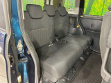 後部座席も気になるようなキズ・汚れやへたり等、大きなダメージはなく、良好な状態です。