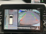 アラウンドビューモニターまるで車を真上から映したような映像で、前後左右の感覚が分かります♪車庫入れや駐車時に大活躍の機能です。