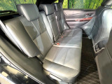 後部座席も気になるようなキズ・汚れやへたり等、大きなダメージはなく、良好な状態です。
