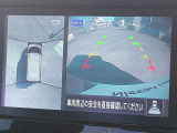 『上から丸見え』のアラウンドビューモニター搭載!車を上から見下ろした状態がナビ画面に映し出されるので、前後・左右の障害物を確認でき、安心・安全です♪一度使用すると、手放せなくなる装備です!