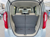 普段のお買い物や通勤、送迎等に十分な荷室スペースを確保しております。セカンドシートを倒すと、大きな荷物の積載も可能です♪