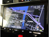 純正ナビを装備。タッチパネル式で使いやすく、お出かけもラクラクです。