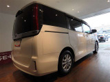 走りにこだわりながら収納力も持ち合わせたお車です。荷物を載せて軽快なドライブを楽しめますよ♪