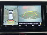 パノラミックビューモニター付きです。車両を上から見たような映像をディスプレイオーディオ画面に表示。運転席からの目視だけでは見にくい、車両周辺の状況をリアルタイムでしっかり確認できます。