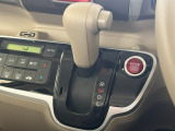 車の操作は分からないという方いらっしゃいませんか?そんな方でも安心して下さい!とっても簡単に操作、運転出来ますので幅広い層のお客様から大人気の一台です!