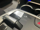 【プッシュスタート】プッシュスタートの最大のメリットは「防犯対策」です。スマートキーと車のIDが合致しないとエンジンは始動させることができません。