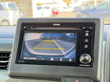 駐車時に便利なバックカメラを装備しています。