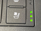 【シートベンチレーション】夏場は涼しい風でお尻や背中の熱やムレを防ぎ、冬はエアコンよりも早く温まってポカポカに!季節を問わず快適に過ごせます。