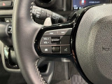 ステアリングにオーディオ操作スイッチが付いています。オーディオ画面に直接タッチしなくても操作が出来ますので、運転に集中できます。