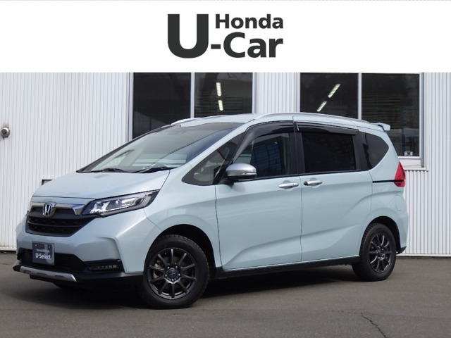 フリード1.5 ハイブリッド クロスター 4WD