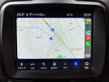 タッチスクリーンをタップするかスワイプするだけですべての機能を呼び出せます。Apple CarPlayおよびAndroid Autoに対応しスマートフォンとのシームレスな 連携も実現。さらに、USBポートを標準装備しています。