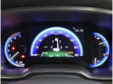 とっても見やすいメーターです。夜間時はラグジュアリーな気分にさせてくれる照明が魅力ですので、夜のドライブも楽しみになりますよ♪