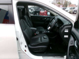 前席ヒーター付シート。冬でも快適です。