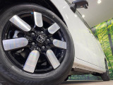 【純正15インチアルミホイール】外観にマッチした純正アルミホイールを装着しております。各種社外アルミホイールや、スタッドレスタイヤも取扱いしております。是非ご相談ください♪