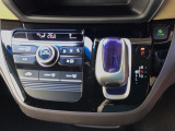 オートマチックシフトレバーは、手になじみ操作しやすい形状で安全運転にもつながります♪