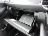 グローブボックスです!上下にスペースがあり、車検証や小物を収納可能です