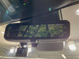 【デジタルインナーミラー】後席の大きな荷物や同乗者で後方が確認しづらい時でも安心!カメラが撮影した車両後方の映像をルームミラー内に表示。クリアな視界で状況の確認が可能です!