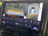 【パノラミックビューモニター】専用のカメラにより、上から見下ろしたような視点で360度クルマの周囲を確認することができます☆死角部分も確認しやすく、狭い場所での切り返しや駐車もスムーズに行えます。