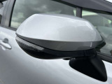 ミラーウィンカーは方向指示器がドアミラーに内蔵されているタイプで被視認性の良さなどに定評があります★