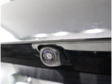 バックカメラが付いているので後方確認が非常にしやすいです。今や運転初心者も熟練者も必須装備!ついていて損はないですね♪