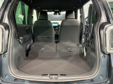 リアシートを倒すと、ラゲッジスペースを広くお使いいただけます!