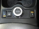 運転席&助手席シートヒーターが付いてます。寒い冬でもスイッチONで座面をあたたかくして、ドライブをさらに快適にしてくれます。HIとLOの2段階に温度設定が可能です。