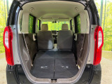 後席を格納すると、これだけの広さが!シーンに合わせたシートアレンジで、大きな荷物も積むことが出来ます♪