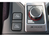 Xモード搭載。路面状況に応じてモードを選択するだけで、4輪の駆動力やブレーキなどを適切にコントロール。悪路からのスムーズな脱出をアシストします。