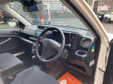 当店の車はルームクリーニング施工済み!納車前には手がけWAX、室内仕上げ清掃で納車をおこなっております!