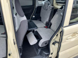 オットマン装備で後席シートもゆったり座って頂けます。