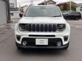 「どこにでも行ける。何でもできる。」Jeepに息づく自由の精神はその素晴らしい性能で、Jeepだから辿り着ける未知なる世界へ誘い心と身体を開放します。