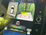 【マルチテレインモニター】車のフロントやサイドのカメラ画像を同時にモニター表示することで、悪路や狭い道を走行時でも周囲の状況確認ができ安心!本格SUVにうれしい装備です♪