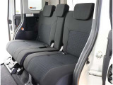 ゆとりある広々とした車内空間は、ドライブを始め買い物やレジャーなど、幅広く活躍します。一人でもみんなとでもお出かけを楽しみましょう!