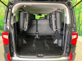 普段のお買い物や通勤、送迎等に十分な荷室スペースを確保しております。セカンドシートを倒すと、大きな荷物の積載も可能です♪